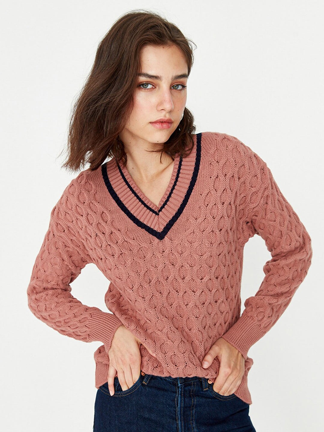 

Trendyol Women Rose Cable Knit Pullover