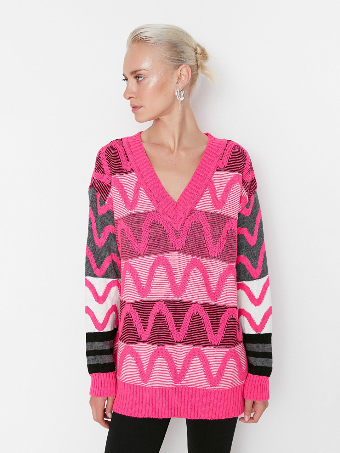 

Trendyol Women Pink Chevron Printed Longline Pullover