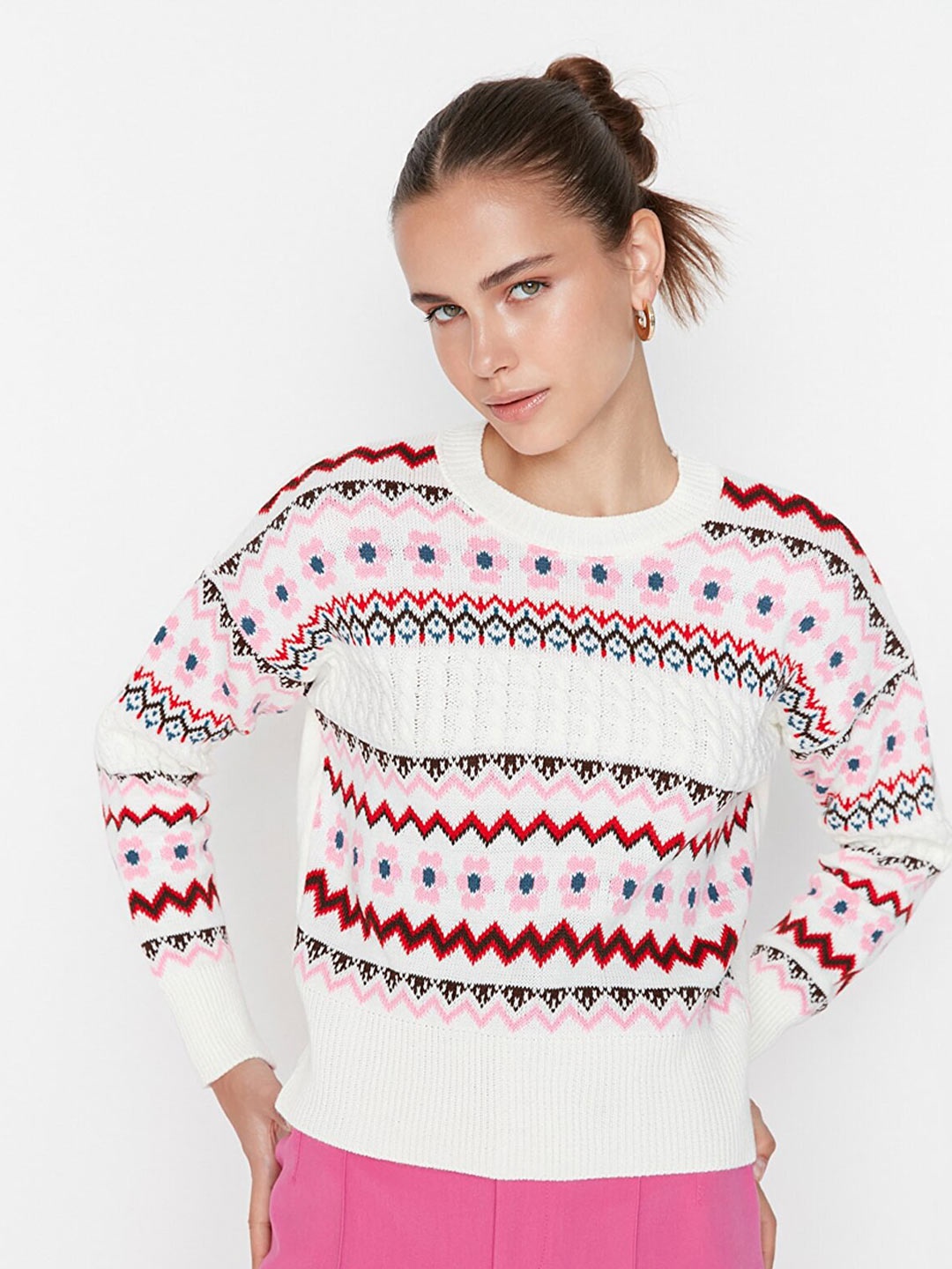

Trendyol Women Off White & Red Cable Knit Pullover