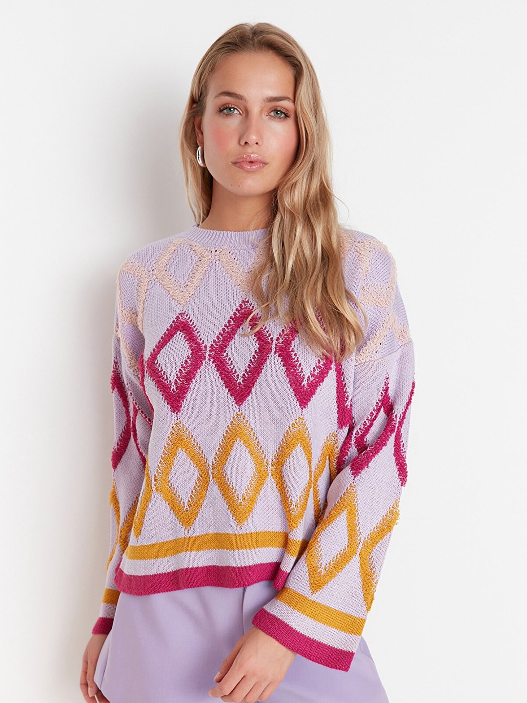 

Trendyol Women Violet & Yellow Geometric Printed Pullover Acrylic Sweater