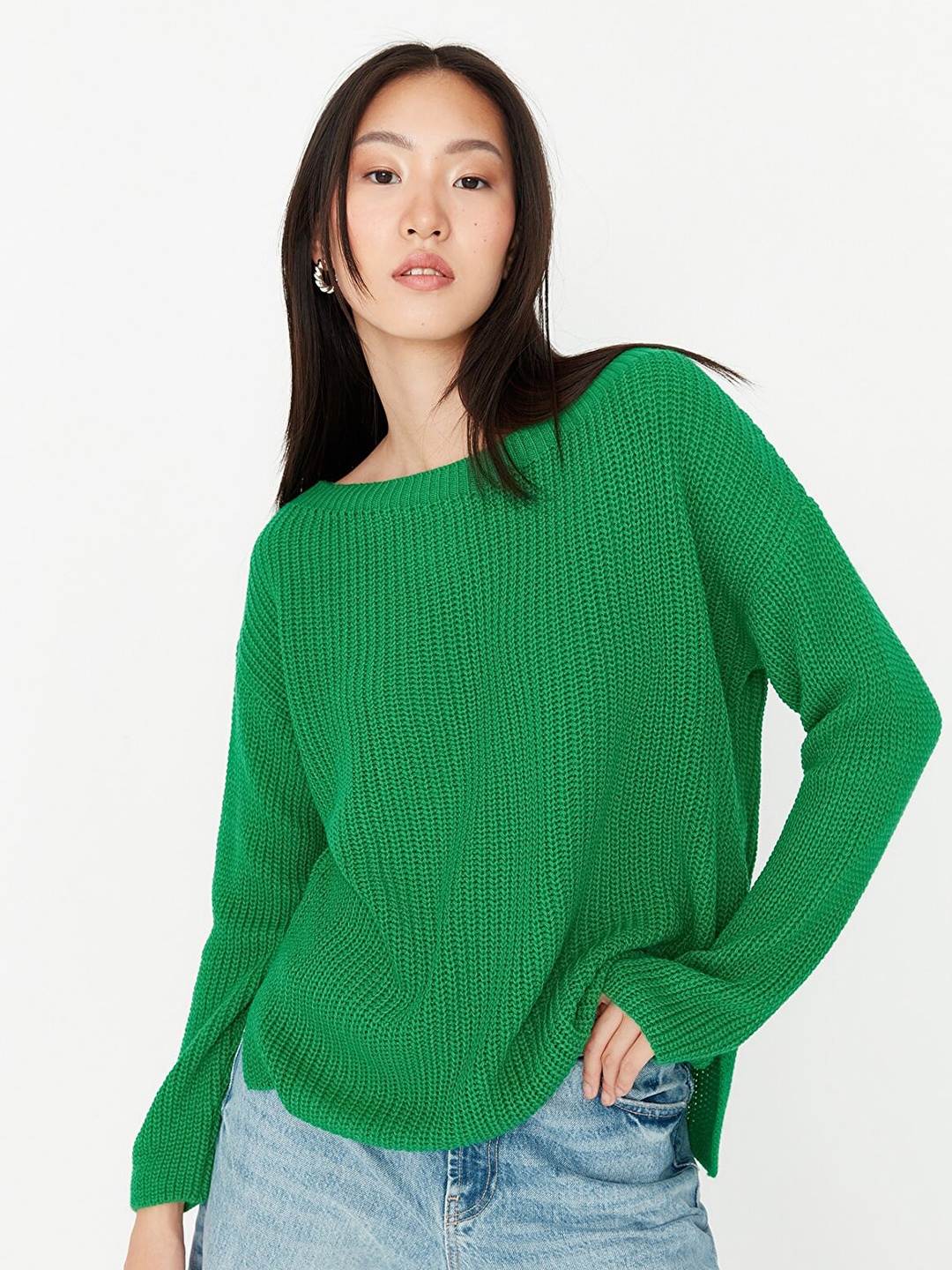 

Trendyol Women Green Solid Pullover Acrylic Sweater