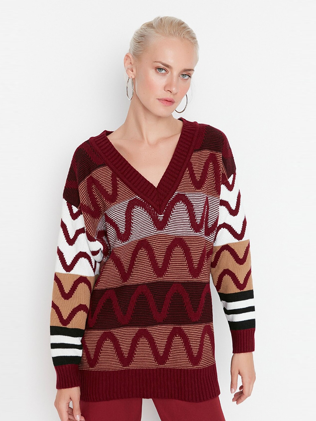 

Trendyol Women Burgundy & White Geometric Printed Pullover Acrylic Sweater