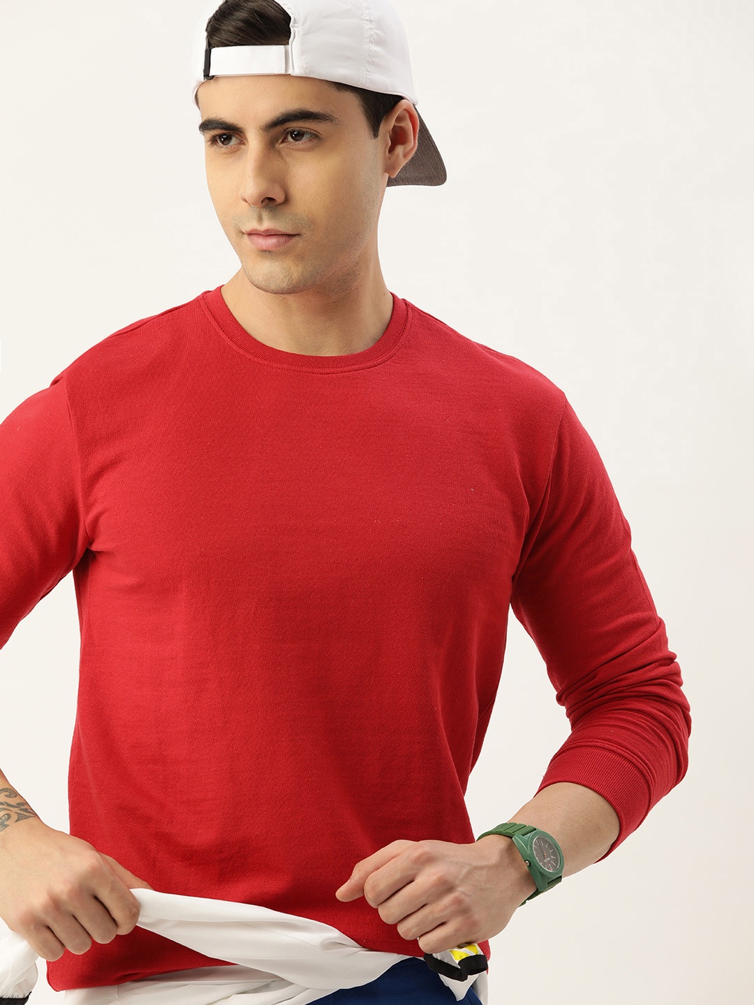 

Kook N Keech Men Red Solid Sweatshirt