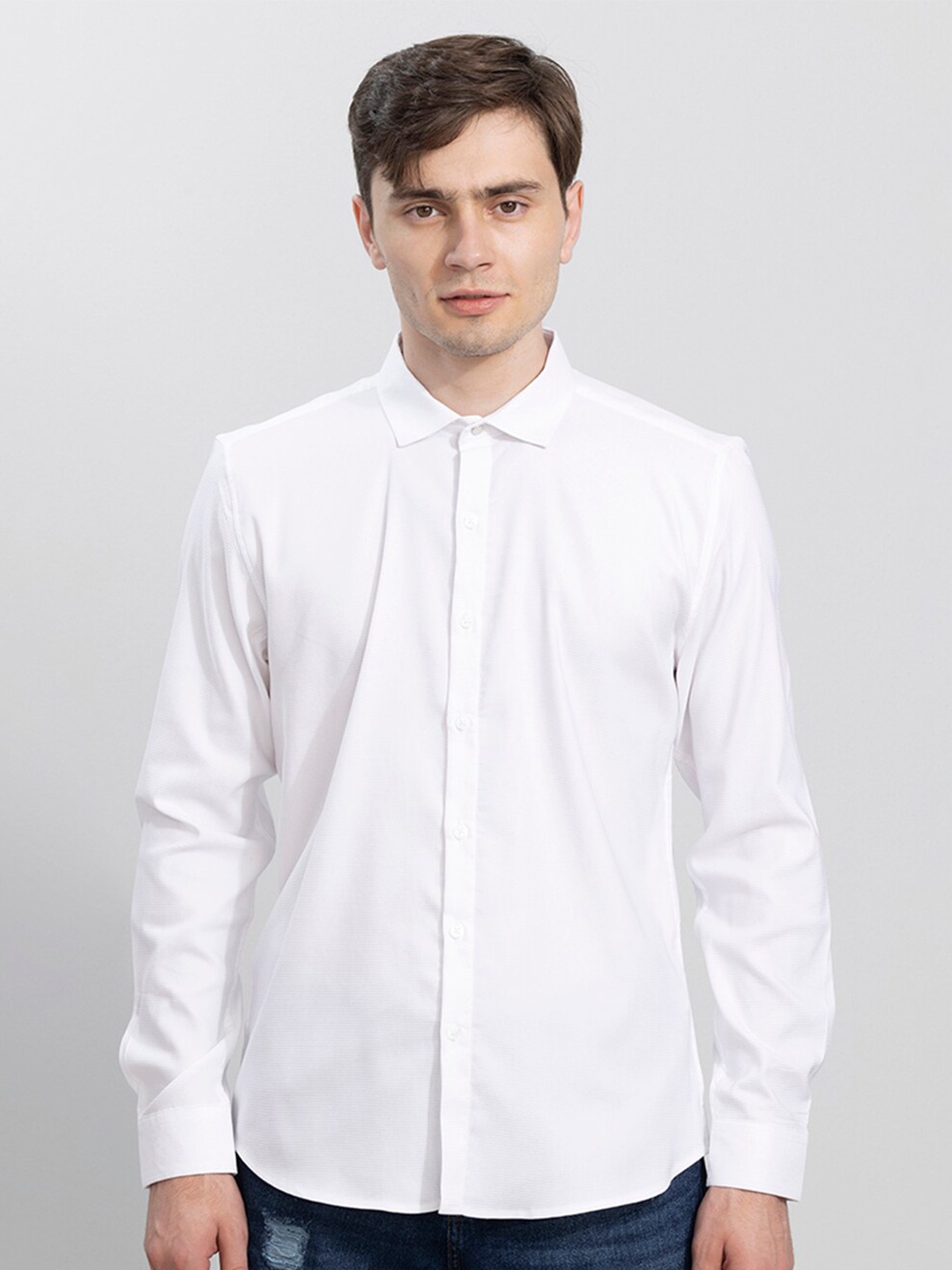 

Snitch Men White Solid Slim Fit Casual Cotton Shirt