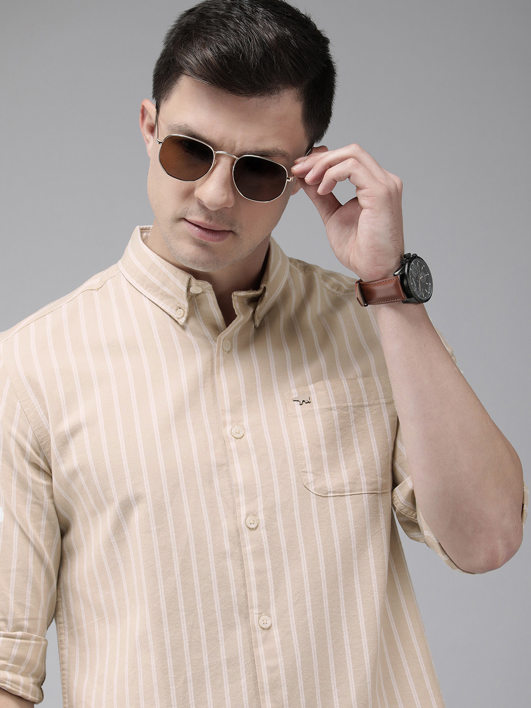 

THE BEAR HOUSE Men Beige & White Pure Cotton Slim Fit Striped Casual Shirt