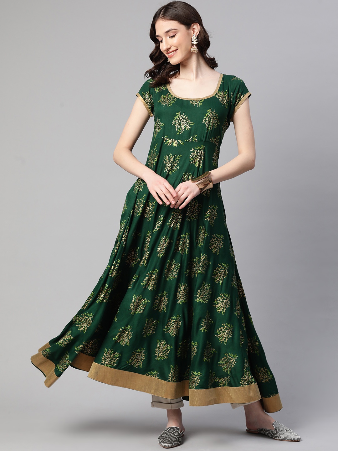 

MBE Women Floral Printed Gotta Patti Block Print Anarkali Kurta, Green