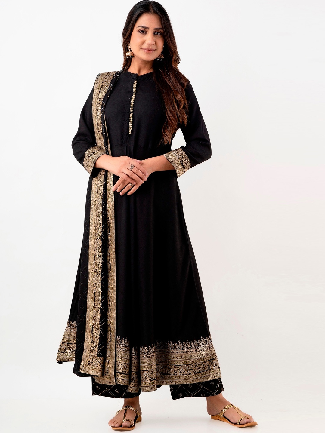 

Fusion Threads Women Black Printed Gotta Patti Kurta with Trousers & With Dupatta