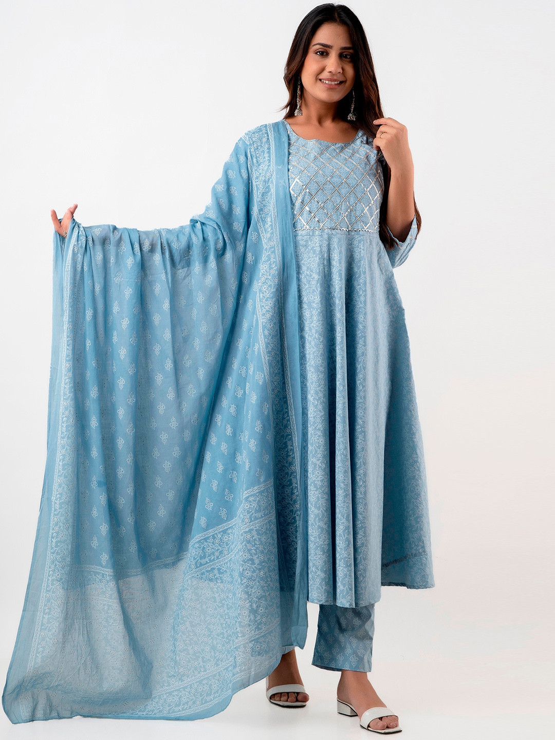 

Fusion Threads Women Blue Floral Printed Gotta Patti Pure Cotton Kurta with Trousers & With Dupatta
