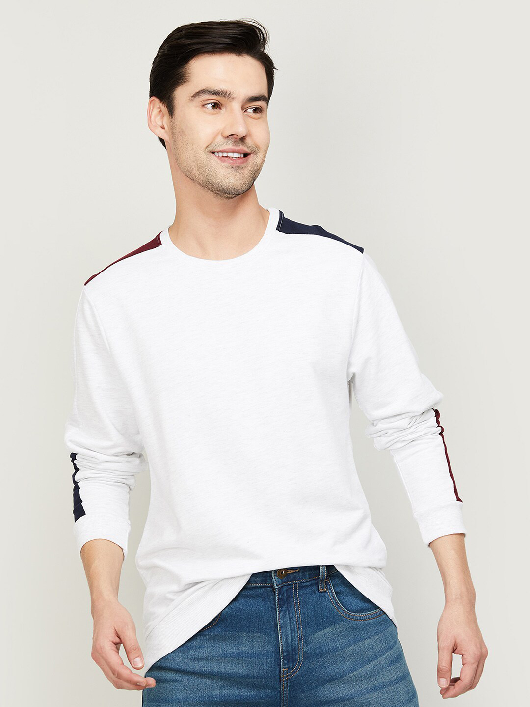 

Bossini Men White Printed Sweatshirt
