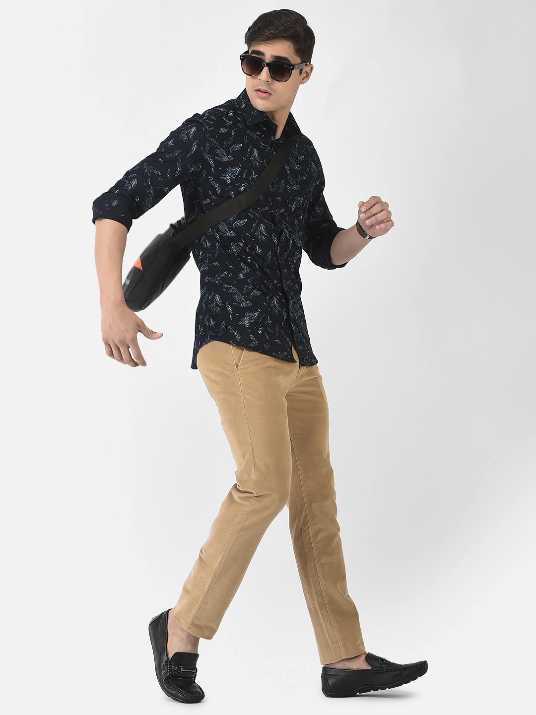 

Crimsoune Club Men Slim Fit Printed Cotton Casual Shirt, Navy blue