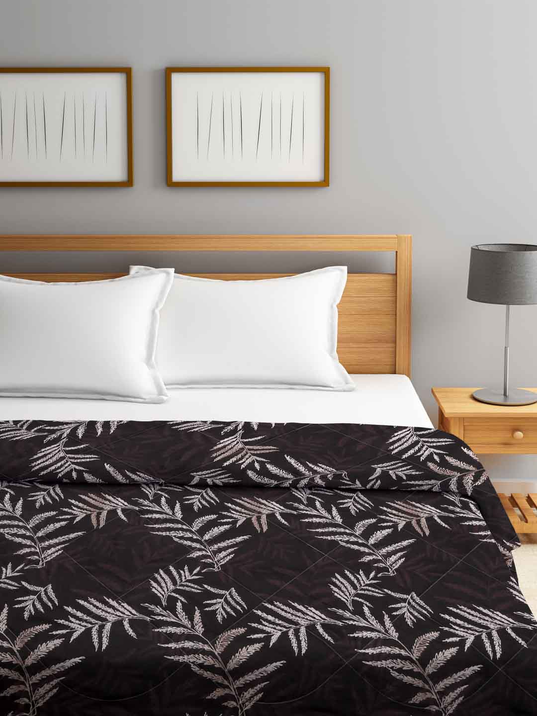

KLOTTHE Black & Off White Floral AC Room 350 GSM Double Bed Comforter