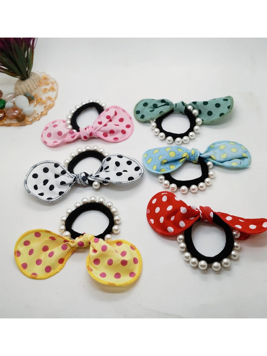 

FEMMIBELLA Women Set Of 6 Pearl Beaded Ponytail Holders, Black