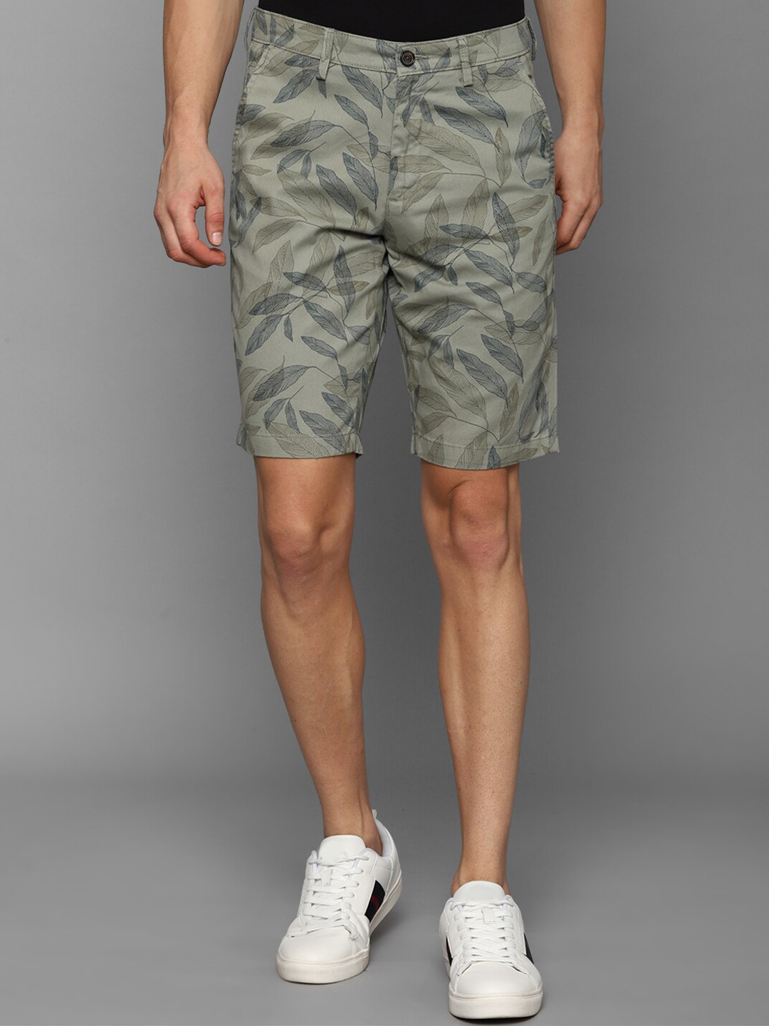

Allen Solly Men Olive Green Leaf Printed Pure Cotton Slim Fit Shorts