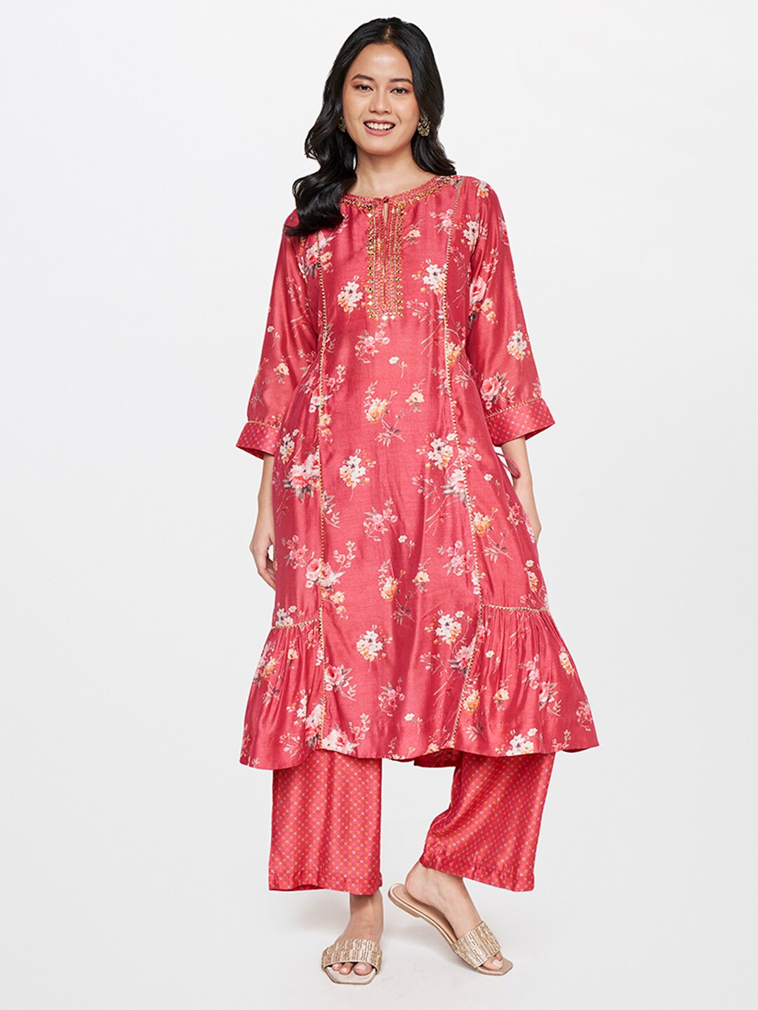 

Global Desi Women Pink Floral Printed Pleated Gotta Patti Kurta with Palazzos