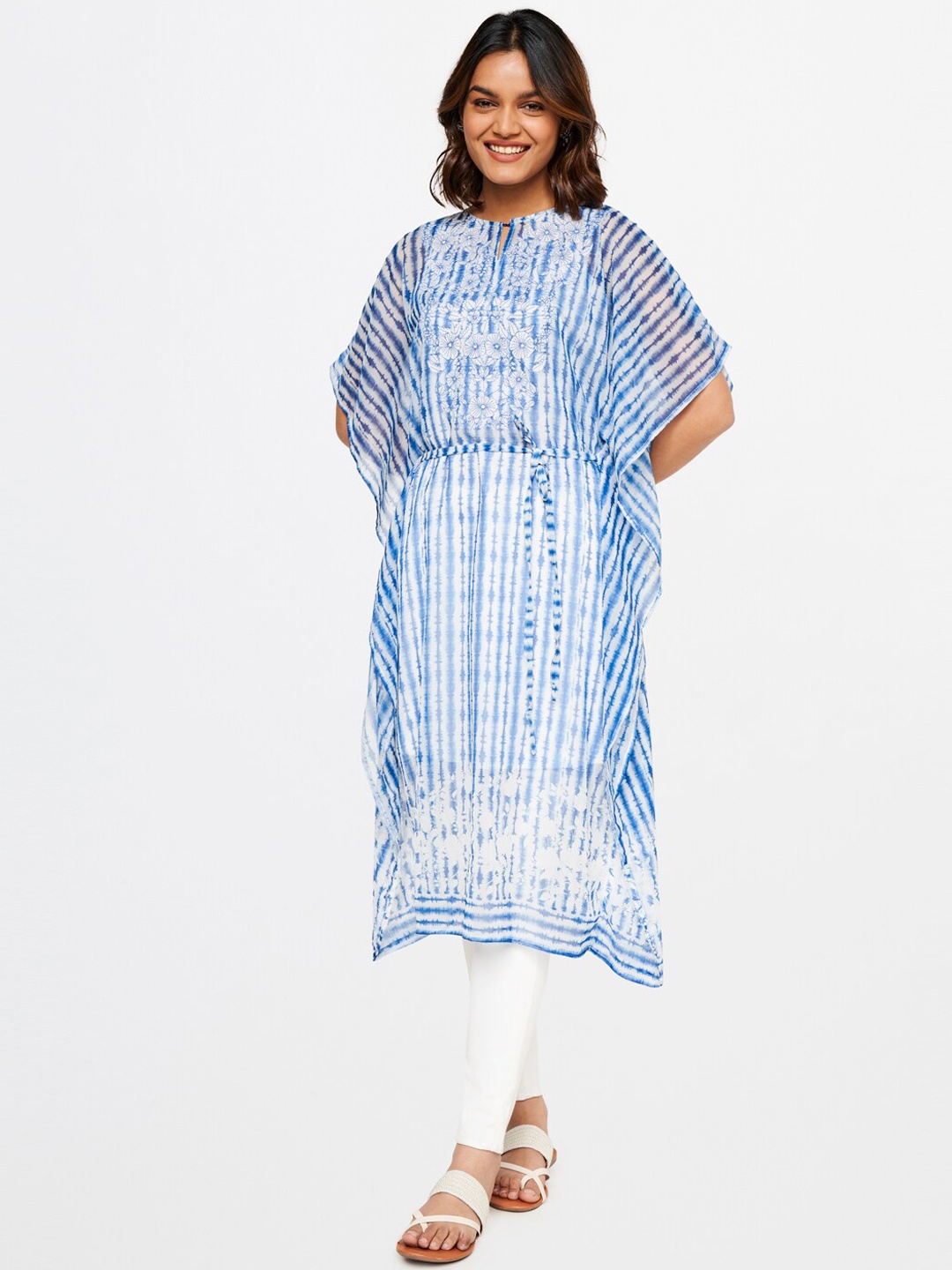 

Global Desi Women Blue Floral Dyed Keyhole Neck Kaftan Kurta