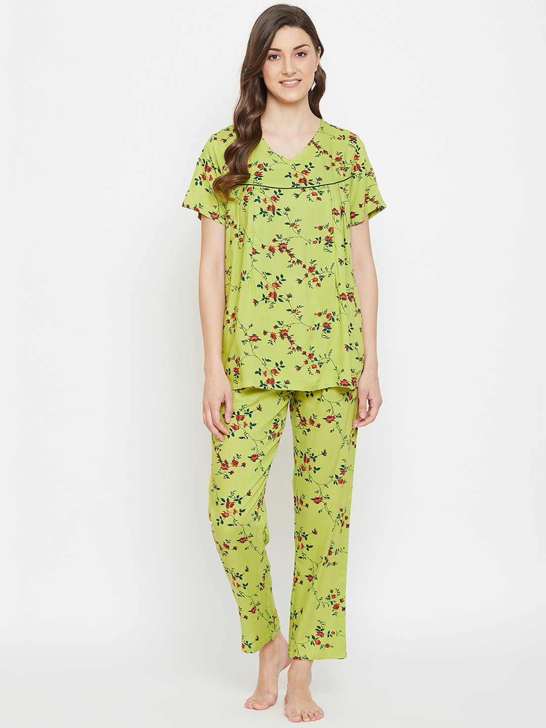 

Clovia Women Green & Red Floral Printed Night suit