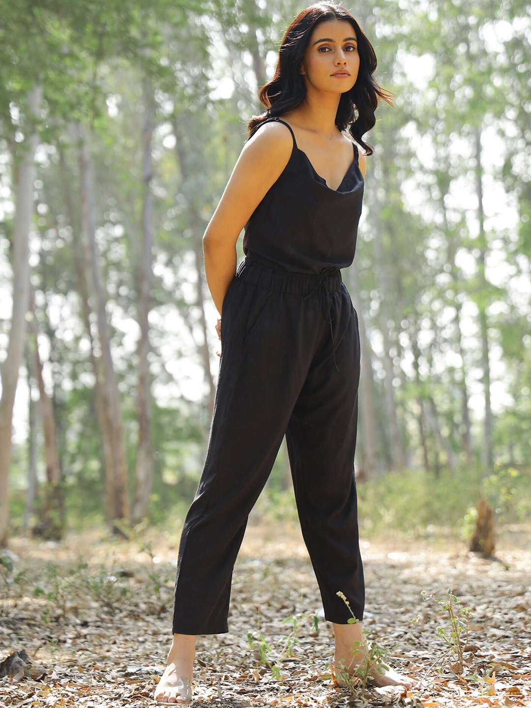 

Kapraaha Women Black Solid Relaxed-Fit Co-Ords