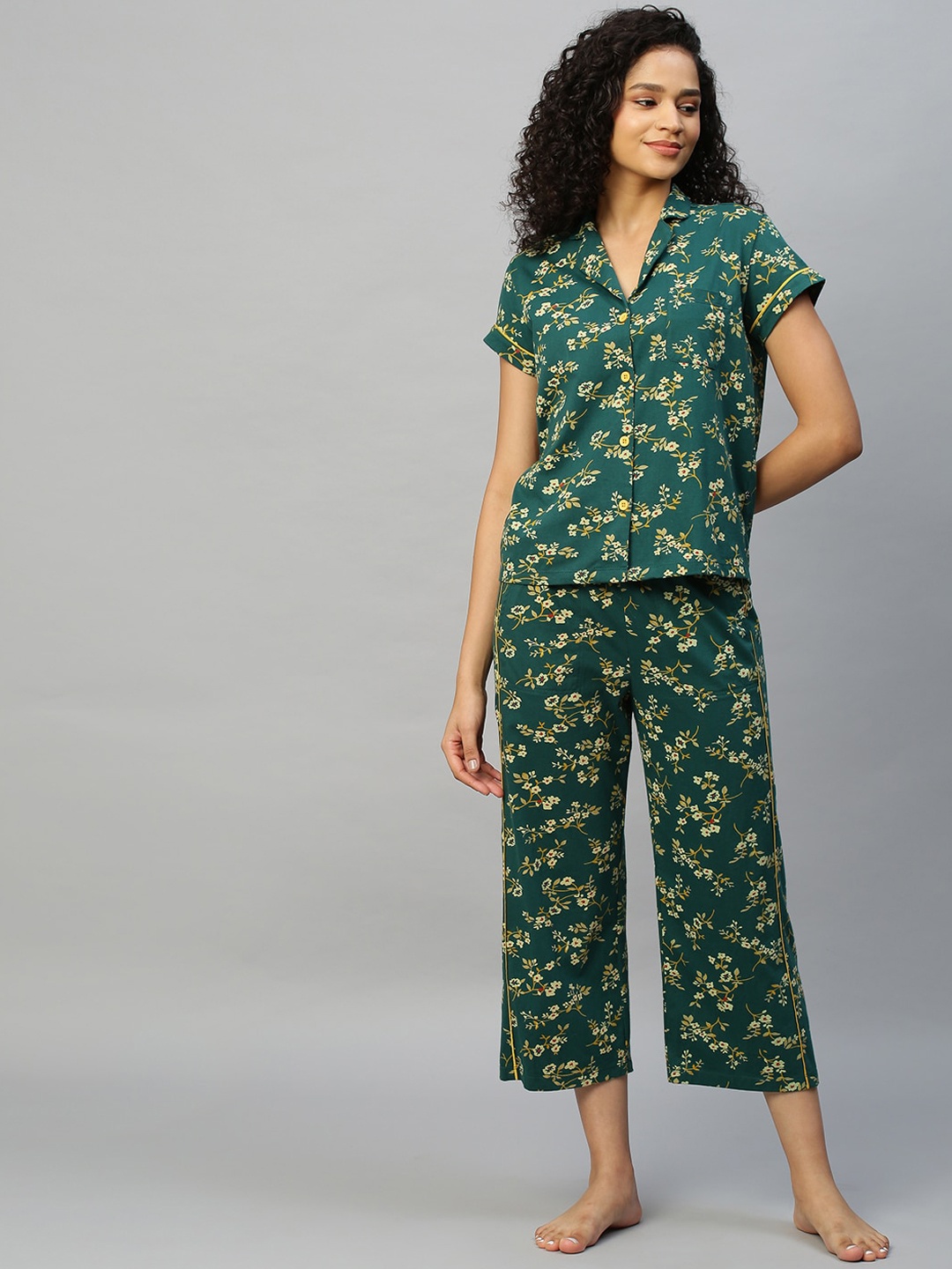 

Chemistry Women Green & Yellow Floral Printed Pure Cotton Night suit