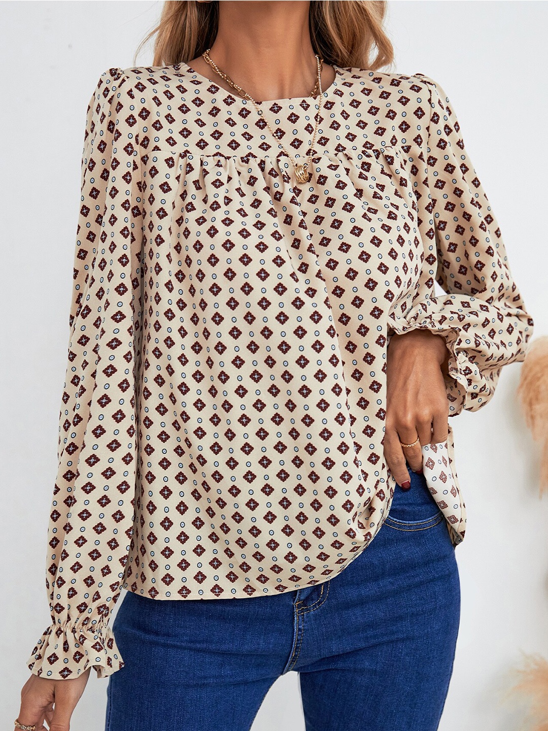 

BoStreet Women Beige & Brown Geometric Print Top