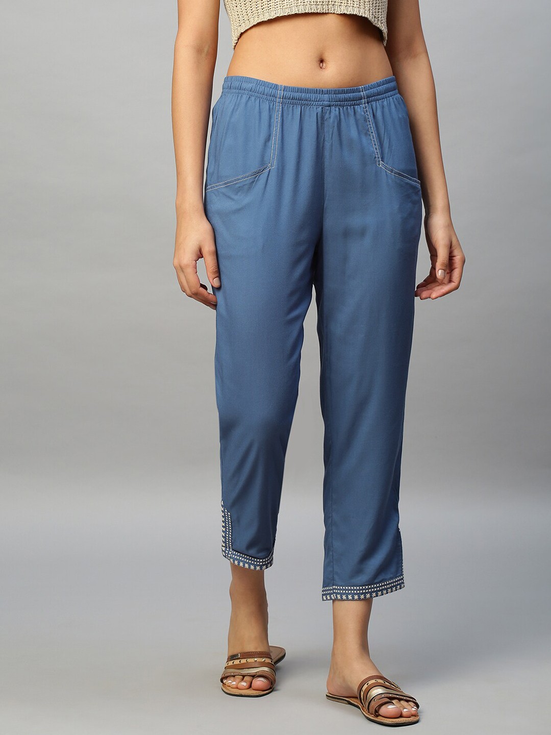

Chemistry Women Embroidered Cropped Lounge Pants, Blue