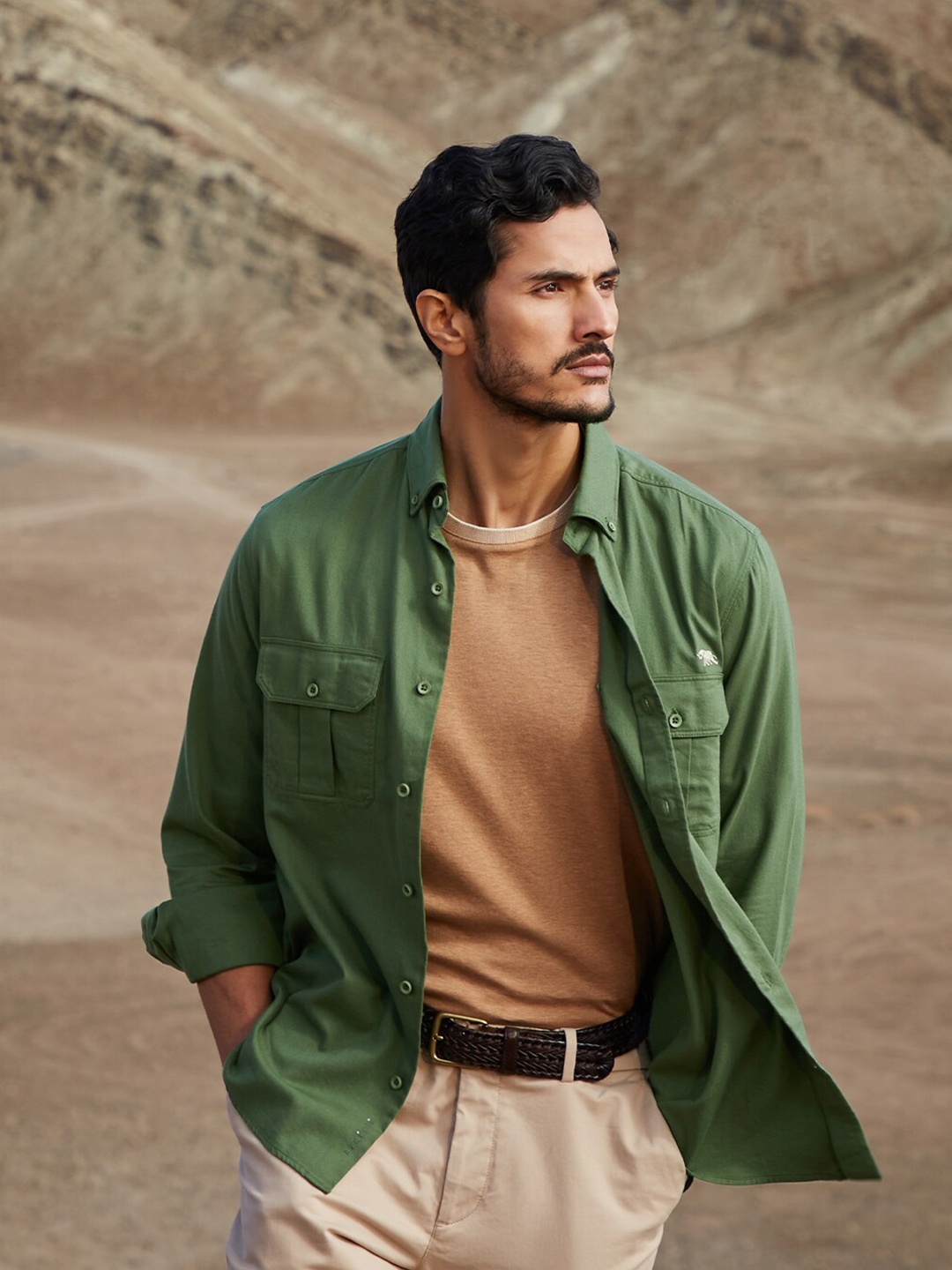 

Andamen Men Green Classic Slim Fit Casual Cotton Shirt