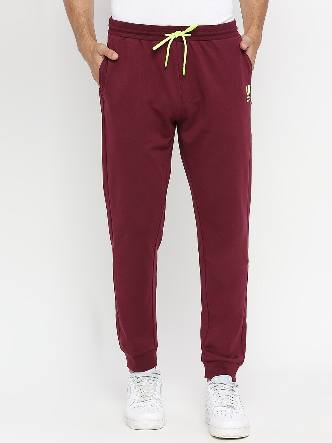 

Underjeans by Spykar Men Maroon Solid Joggers