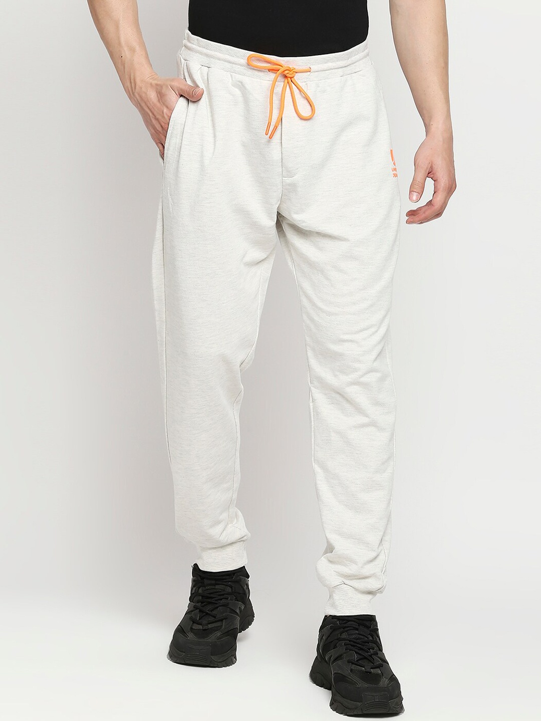 

Underjeans by Spykar Men Off-White Solid Joggers