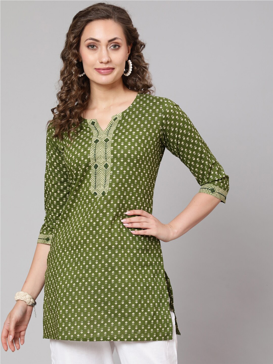 antaran Women Green & Off White Cotton Printed Tunic