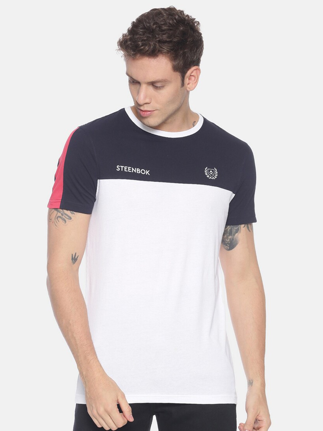 Steenbok Men Navy Blue & White Colourblocked Round Neck Pure Cotton T-shirt