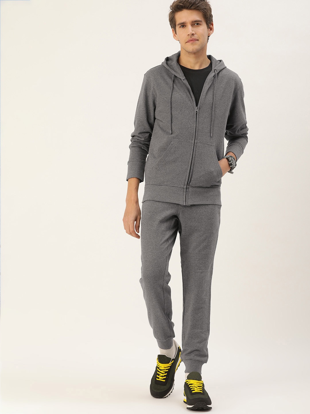 

Kook N Keech Men Charcoal Grey Solid Tracksuit
