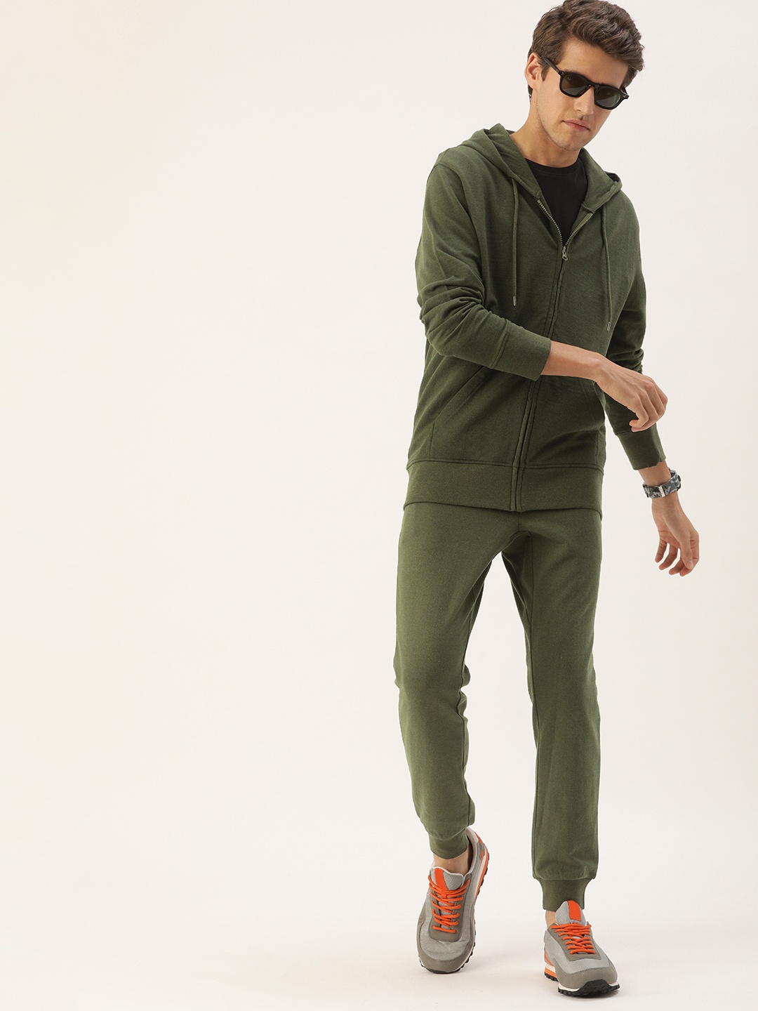 

Kook N Keech Men Olive Solid Knitted Hooded Tracksuit