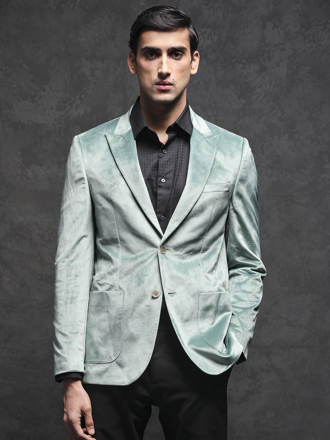 

RARE RABBIT Men Mazey Tailored Fit Solid Single-Breasted Blazer, Green