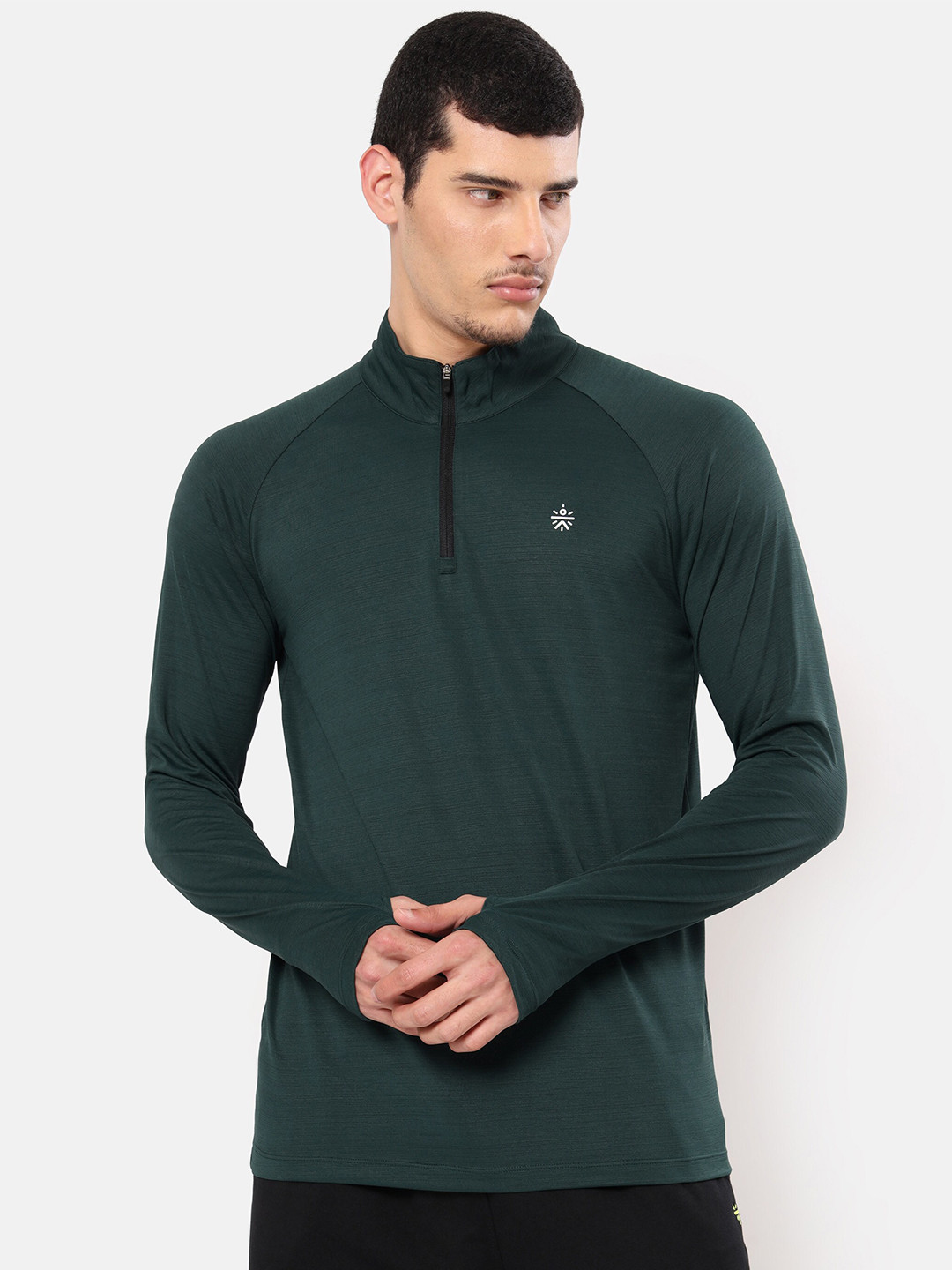 

Cultsport Men Green Solid High Neck Moisture Wicking T-shirt