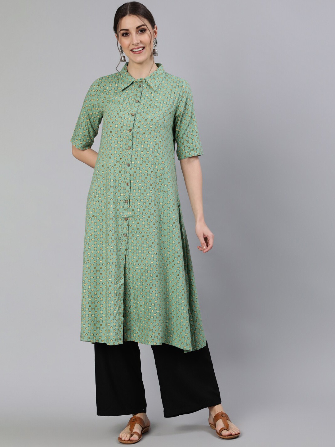 

antaran Women Green Geometric Rayon Printed Kurta