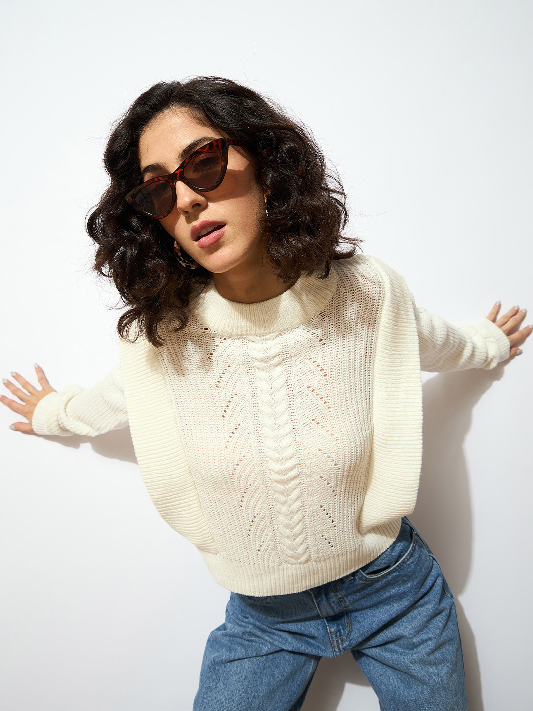 

SASSAFRAS Women White Solid Pullover