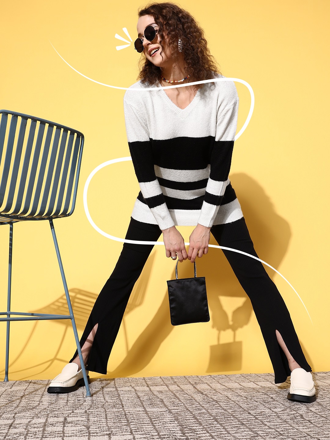 

SASSAFRAS Women White & Black Striped Pullover