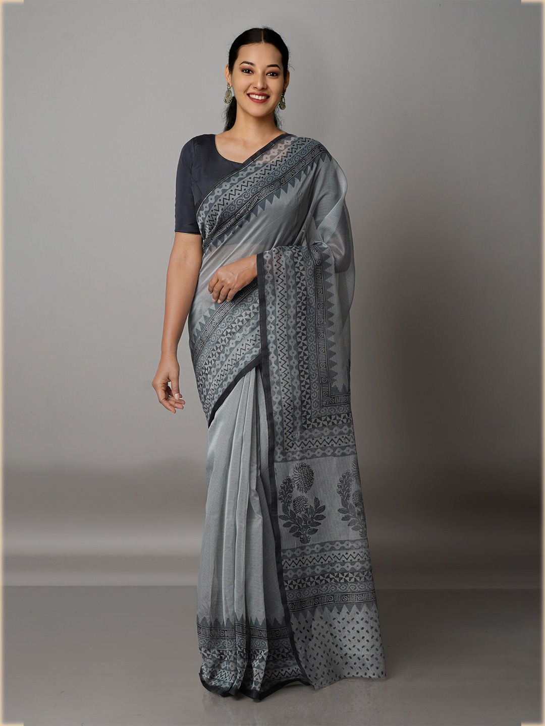 

Unnati Silks Grey & Black Ethnic Motifs Banarasi Saree