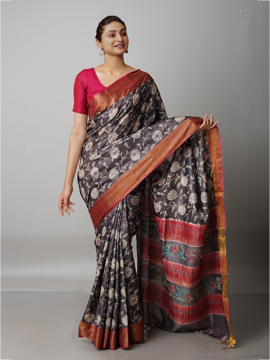 

Unnati Silks Grey & Peach-Coloured Floral Zari Pure Silk Handloom Tussar Saree