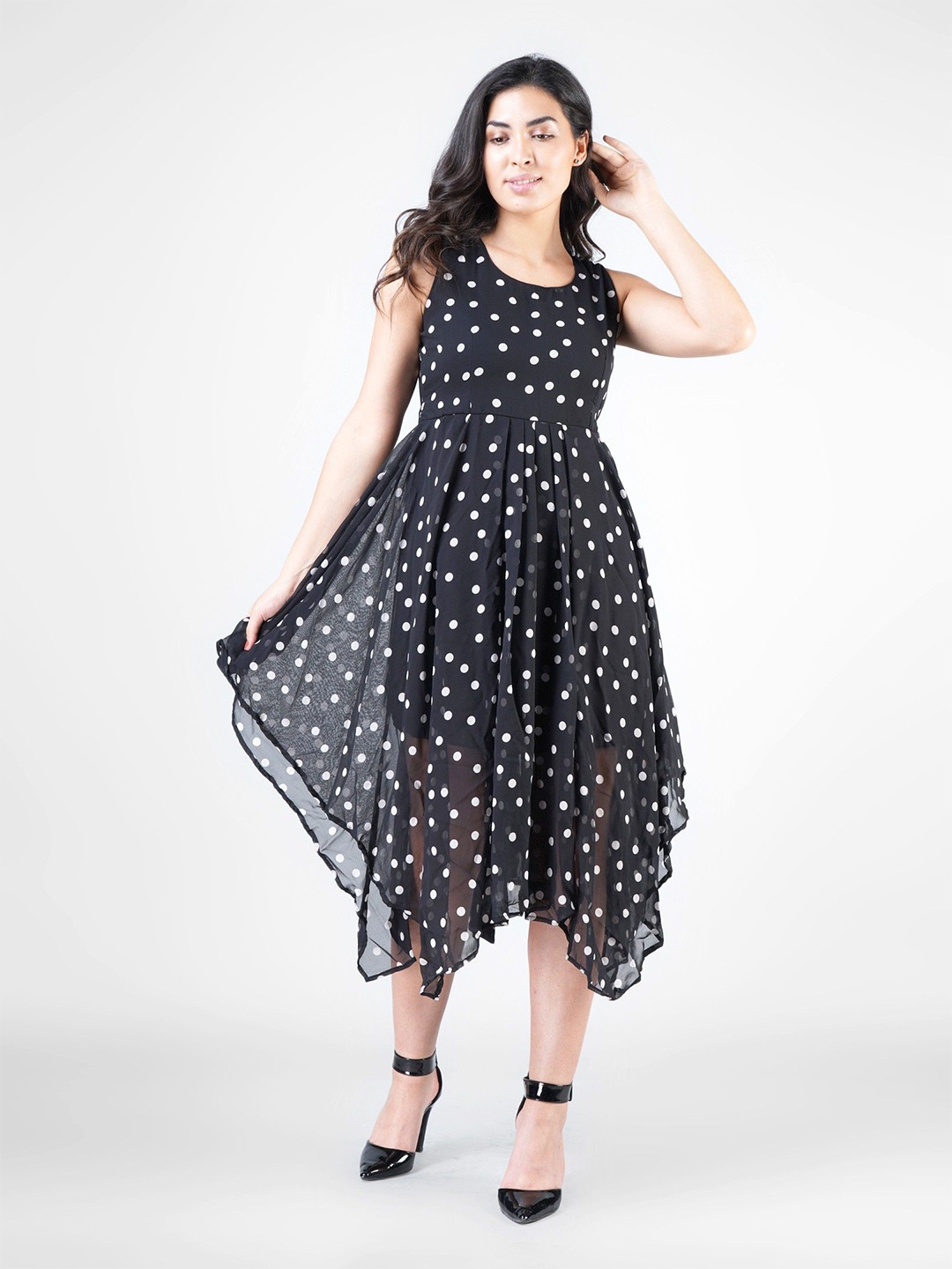 

Gaurgeous Black Georgette Midi Dress