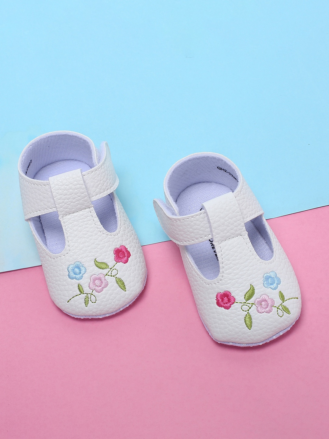 

Fame Forever by Lifestyle Girls Blue Woven Design Slip-On Sneakers