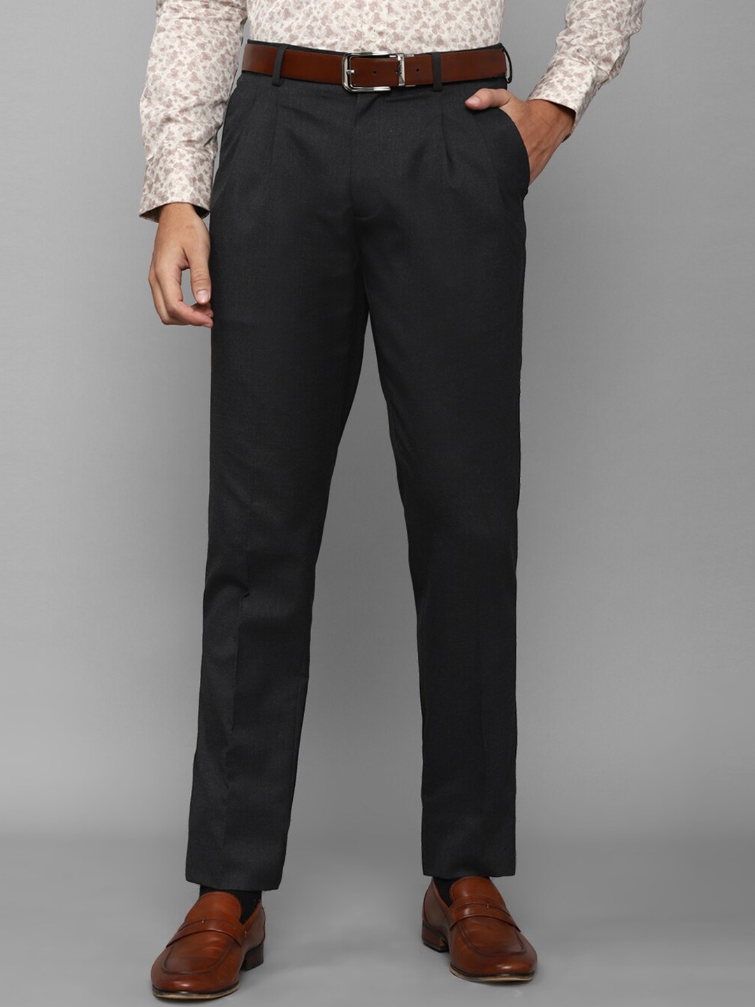 

Louis Philippe Men Charcoal Pleated Trousers