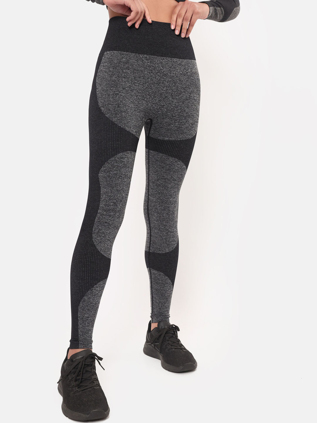

Cultsport Women Seamless Tonal Anti-Chafing Tights, Black