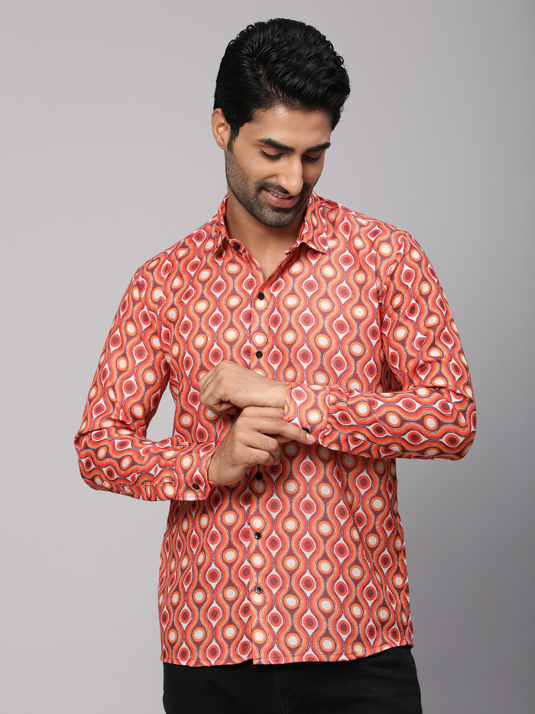 

Vastrasky Global Men Orange & White Comfort Geometric Printed Cotton Casual Shirt