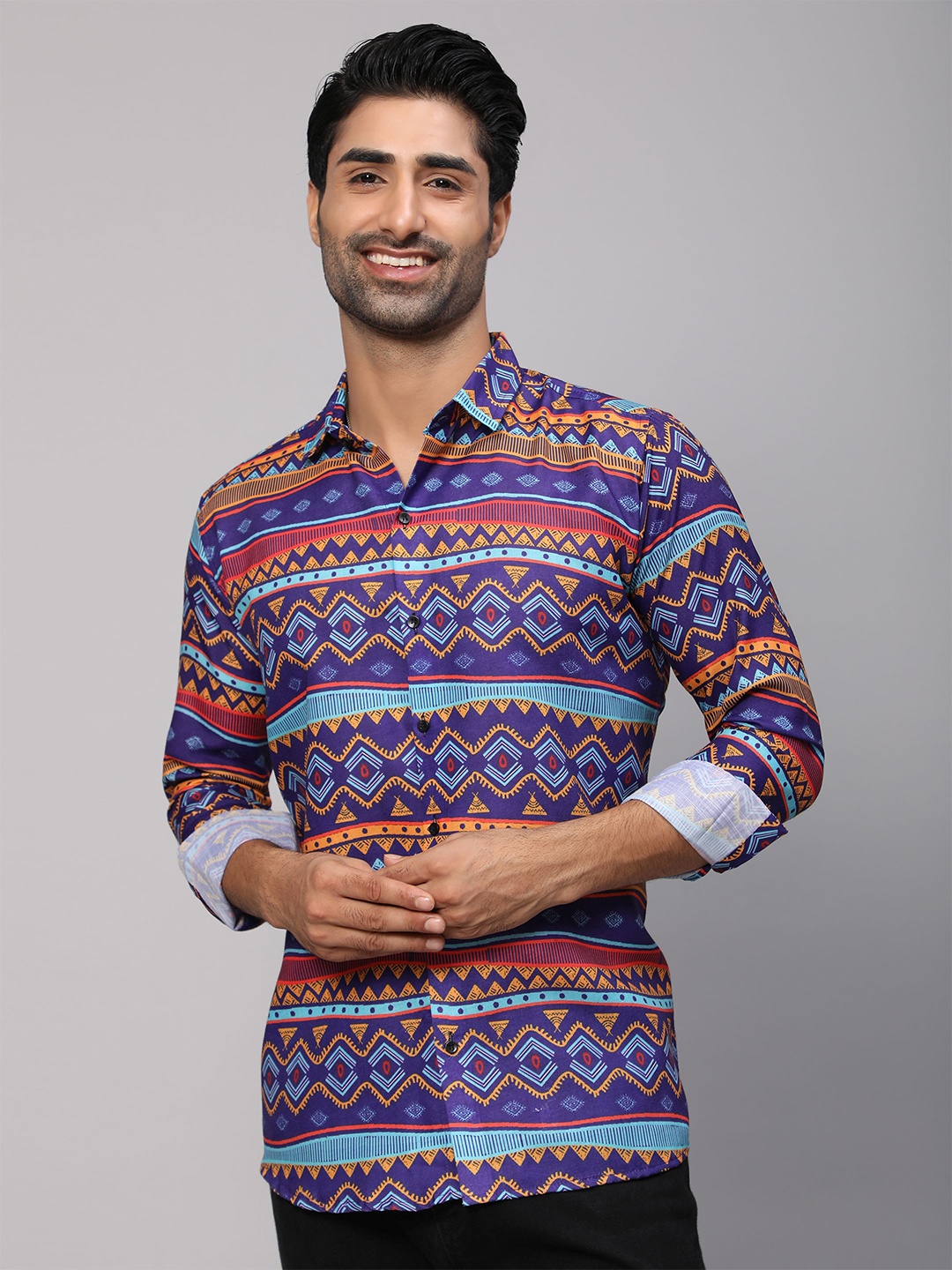 

Vastrasky Global Men Violet & Yellow Comfort Geometric Printed Cotton Casual Shirt