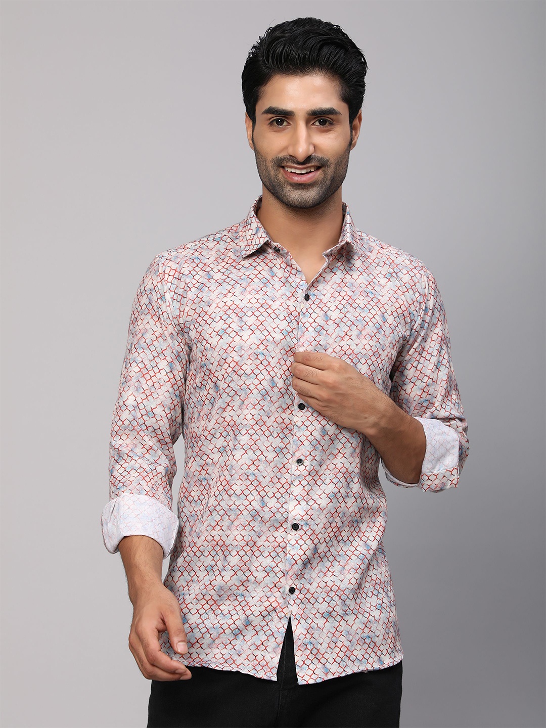 

Vastrasky Global Men Beige & Red Comfort Geometric Printed Cotton Casual Shirt