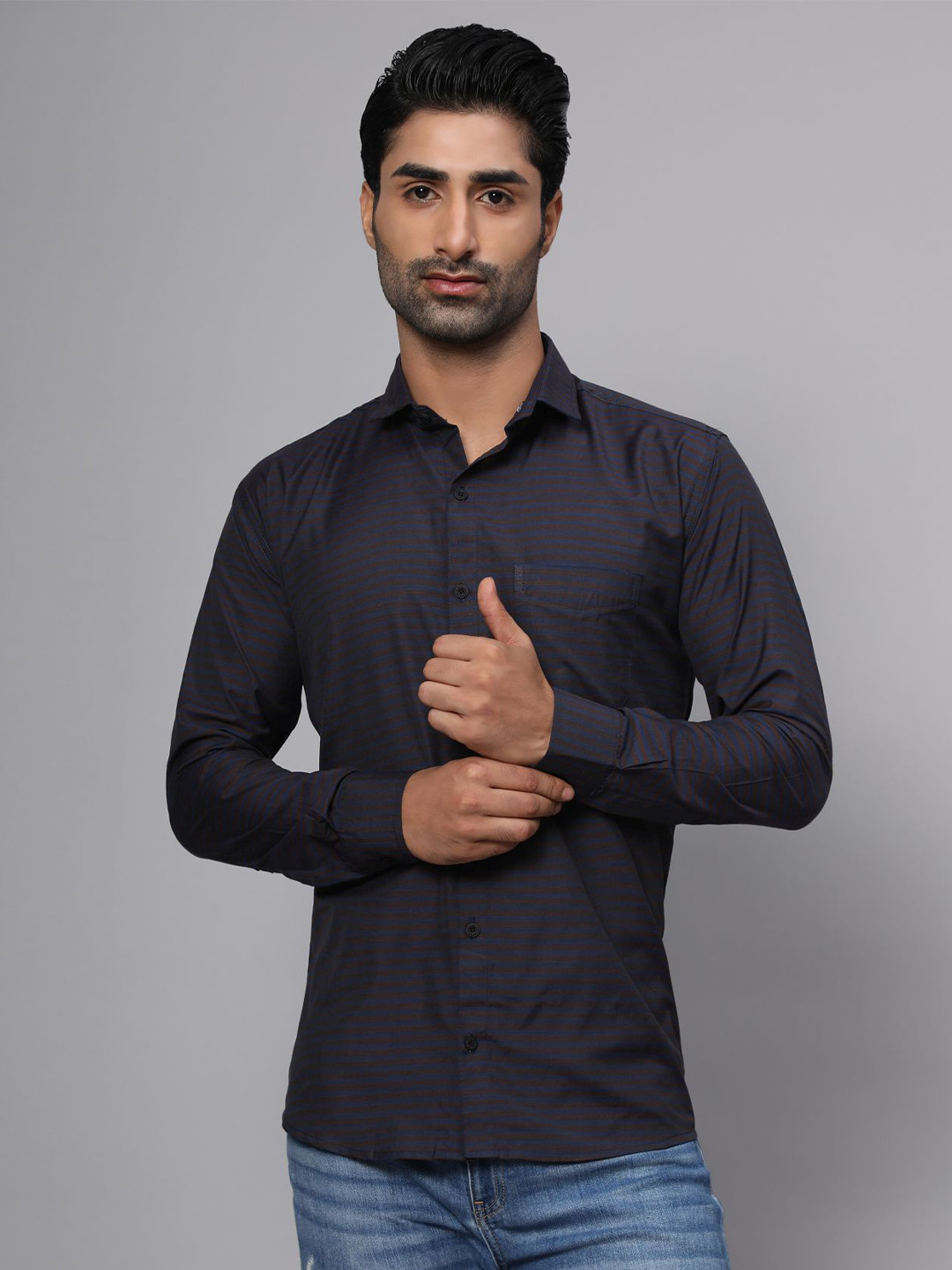 

Vastrasky Global Men Black Comfort Striped Cotton Casual Shirt