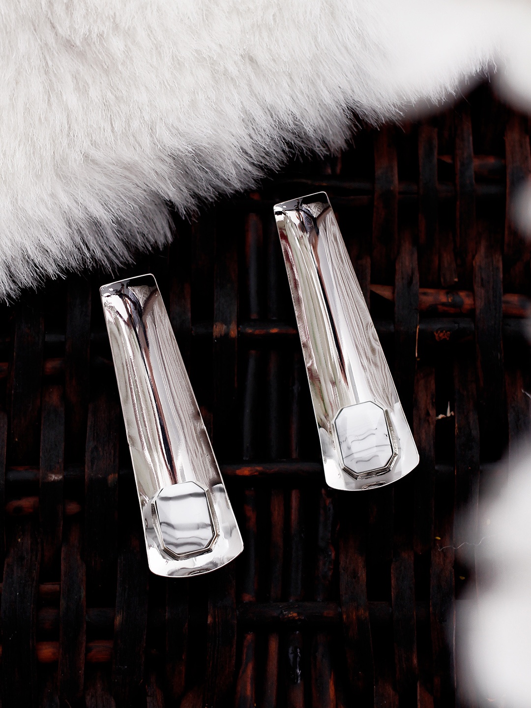 

Bellofox Silver-Toned Contemporary Studs Earrings