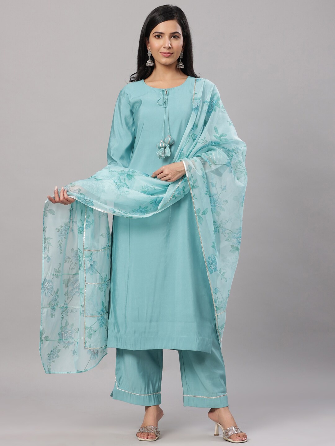 

Do Dhaage Women Blue Gotta Patti Kurta With Trousers & With Dupatta