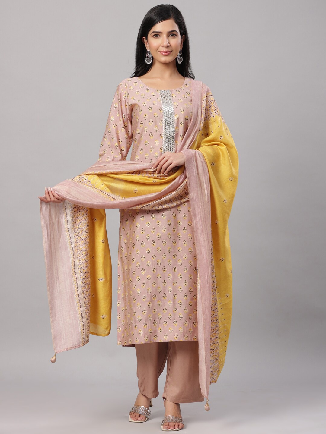 

Do Dhaage Ethnic Motifs Mirror Work Kurta with Trousers & With Dupatta, Pink
