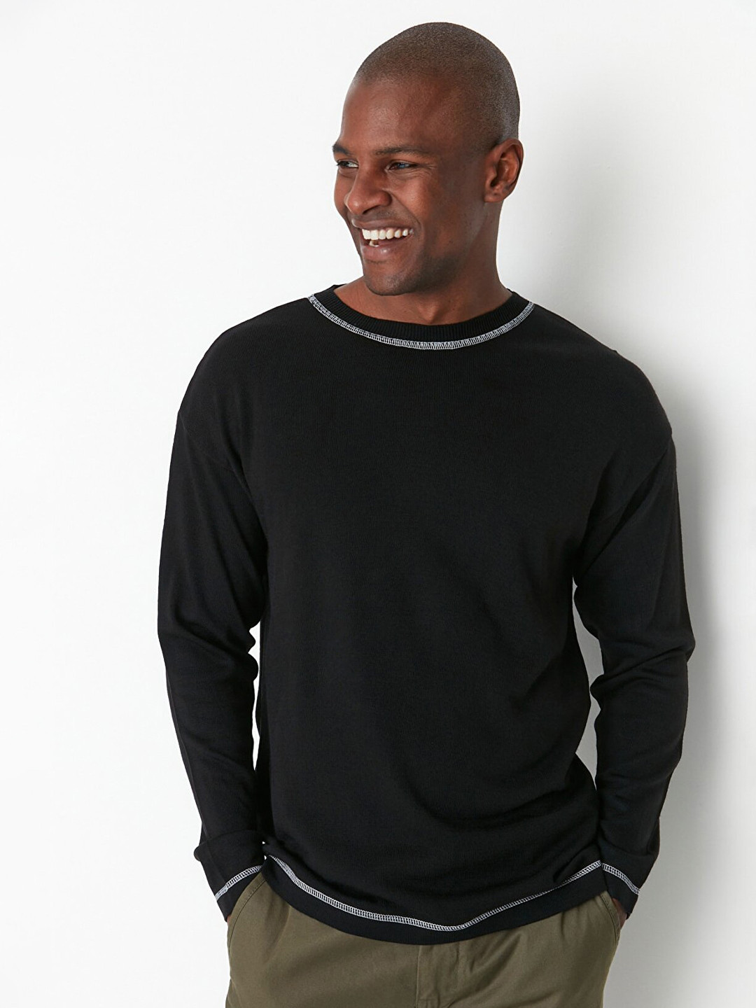 

Trendyol Men Black Round Neck Acrylic Pullover